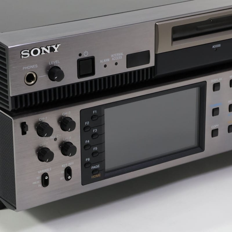 XDS-PD2000 [XDCAMプロフェッショナルメディアステーション]