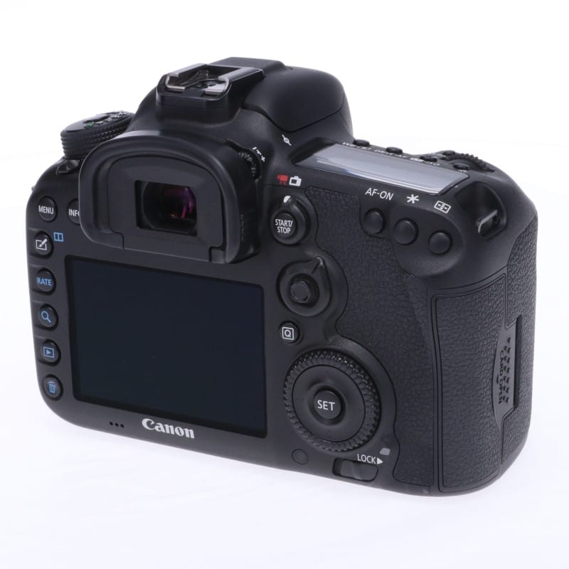Canon EOS 7D Mark II ボディー 中古 C2120128243535｜中古通販