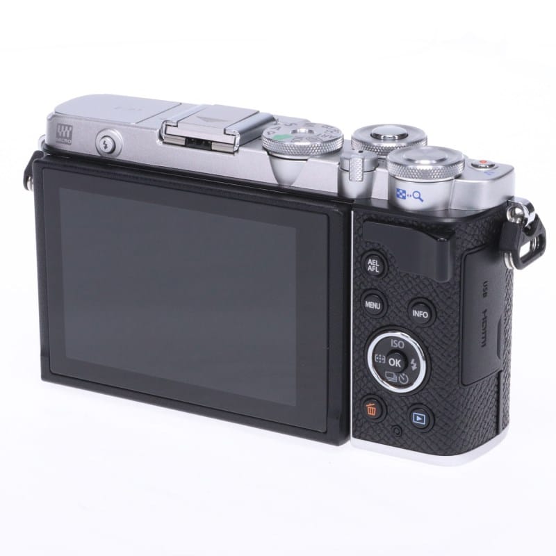 PEN E-P7 ボディー シルバー