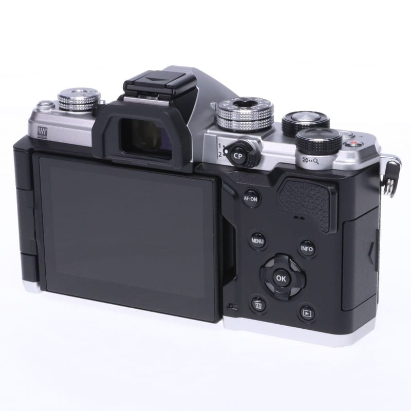 OM SYSTEM OM-3 ボディー シルバー