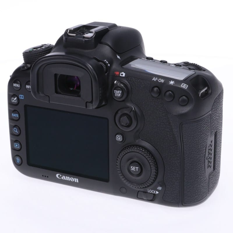 EOS 7D Mark II ボディー