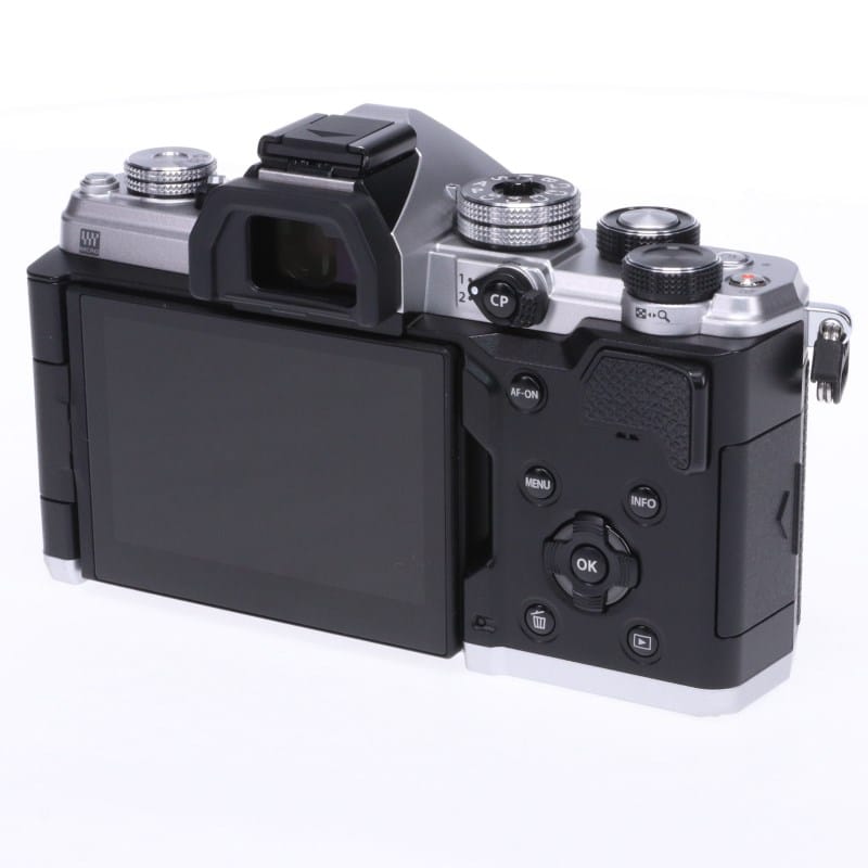 元箱付き！ショット数4,024!■ほぼ新品■ OLYMPUS OM-5 シルバー OLYMPUS／OM SYSTEM OM SYSTEM OM-3 ボディー シルバー AB+ランク 中古