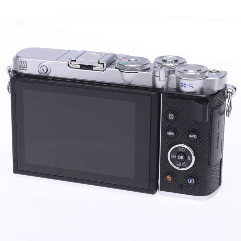 PEN E-P7 ボディー シルバー