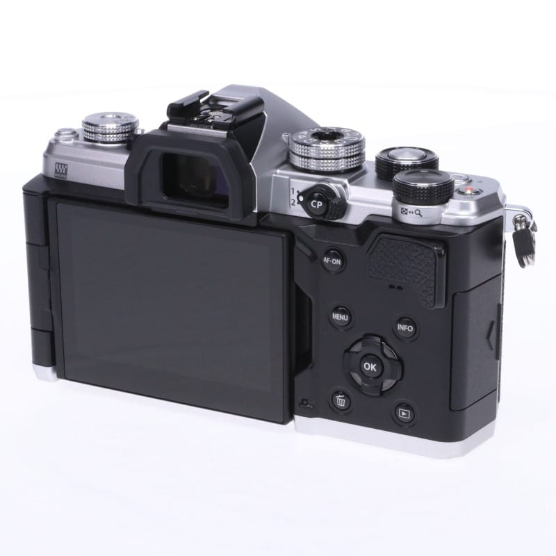 OM SYSTEM OM-3 ボディー シルバー