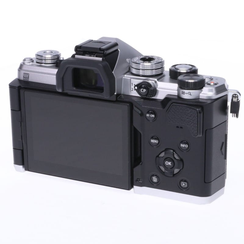 OM SYSTEM OM-3 ボディー シルバー