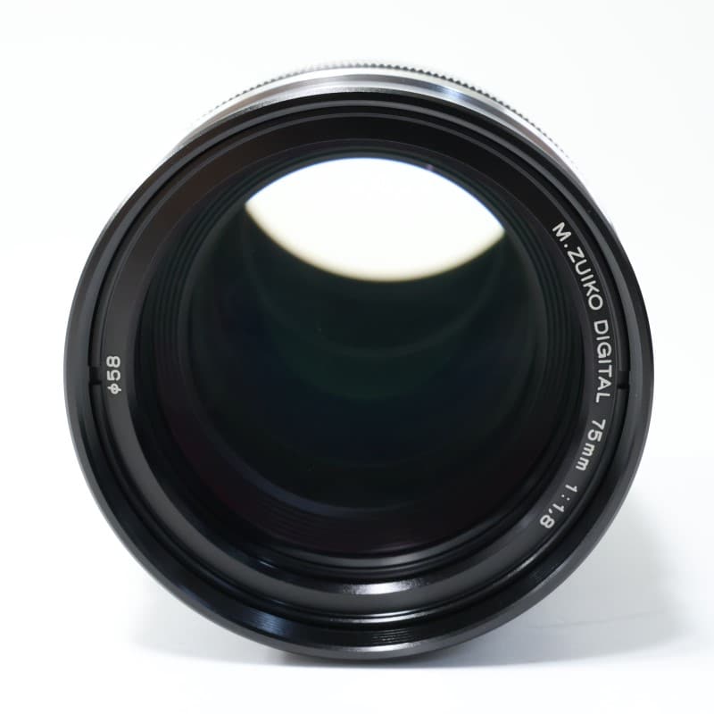 M.ZUIKO DIGITAL ED 75mm F1.8 ブラック