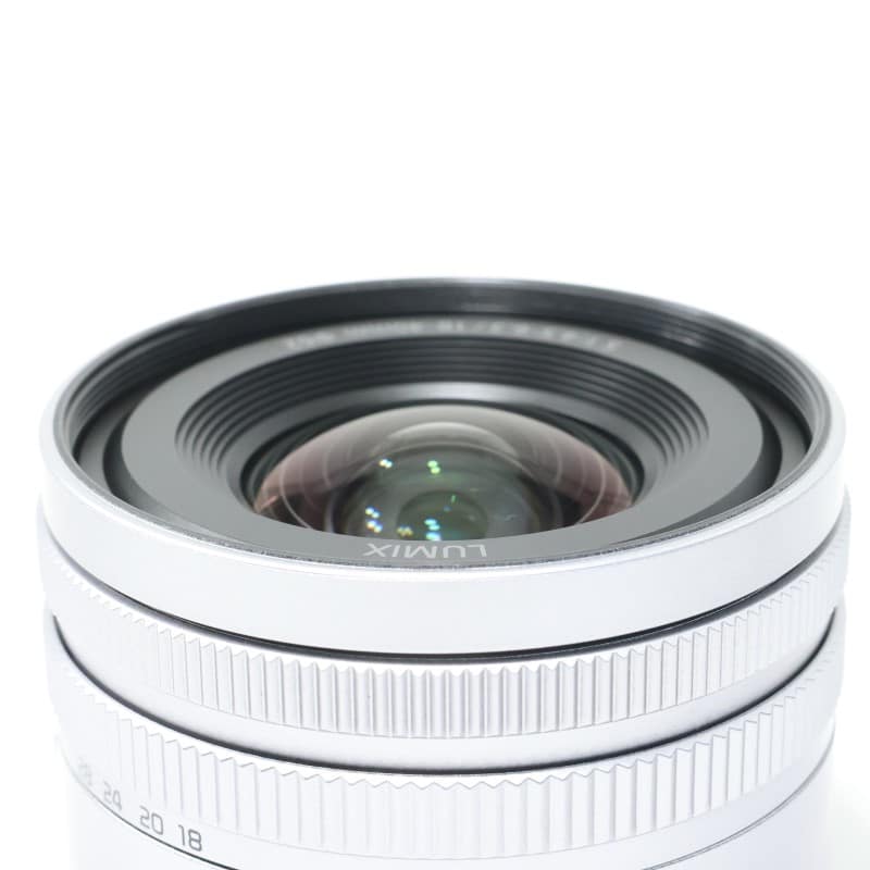 LUMIX S 18-40mm F4.5-6.3 シルバー S-R1840