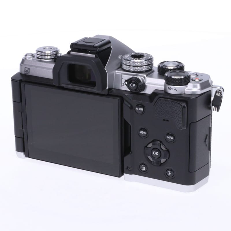 OM SYSTEM OM-3 ボディー シルバー