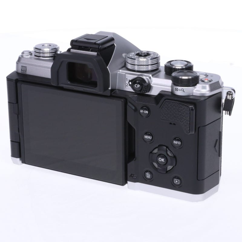 OM SYSTEM OM-3 ボディー シルバー