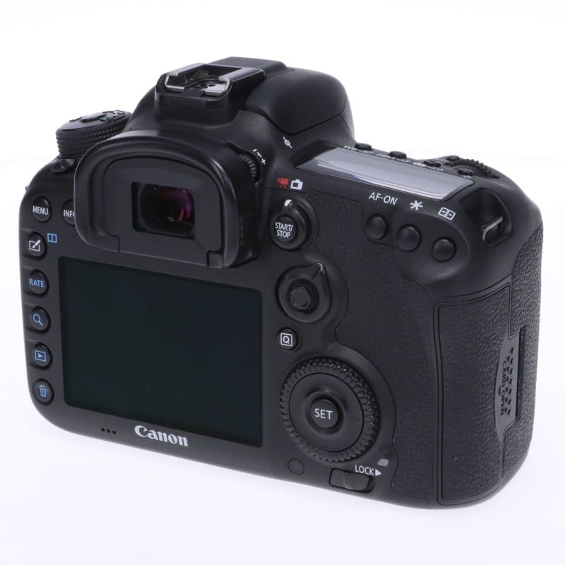 EOS 7D Mark II ボディー