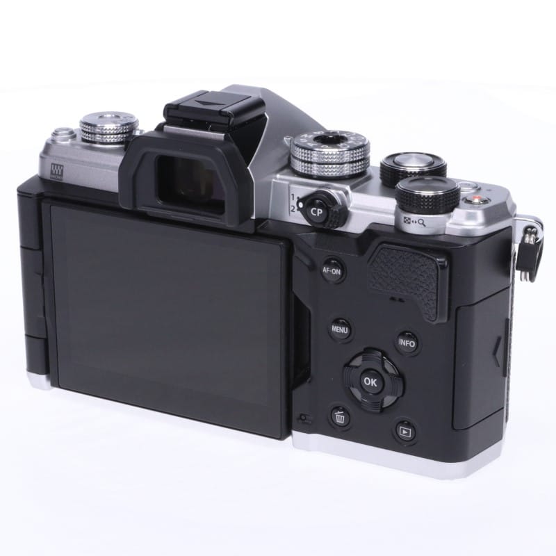 OM SYSTEM OM-3 ボディー シルバー