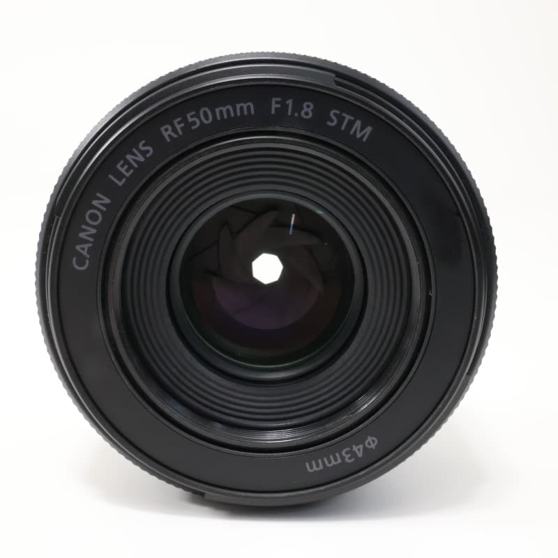 RF50mm F1.8 STM