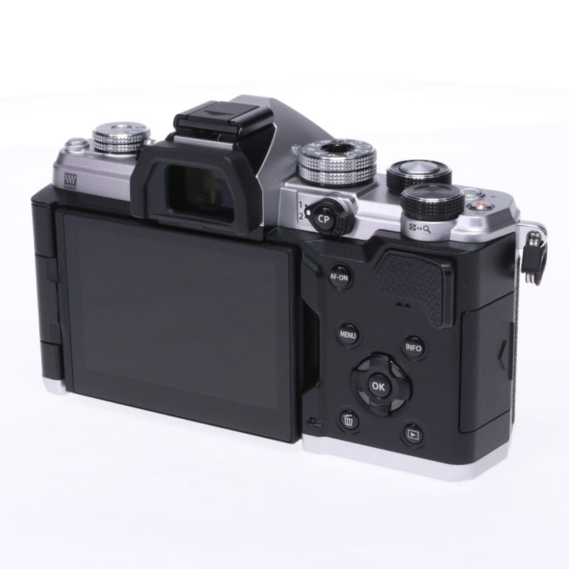 OM SYSTEM OM-3 ボディー シルバー