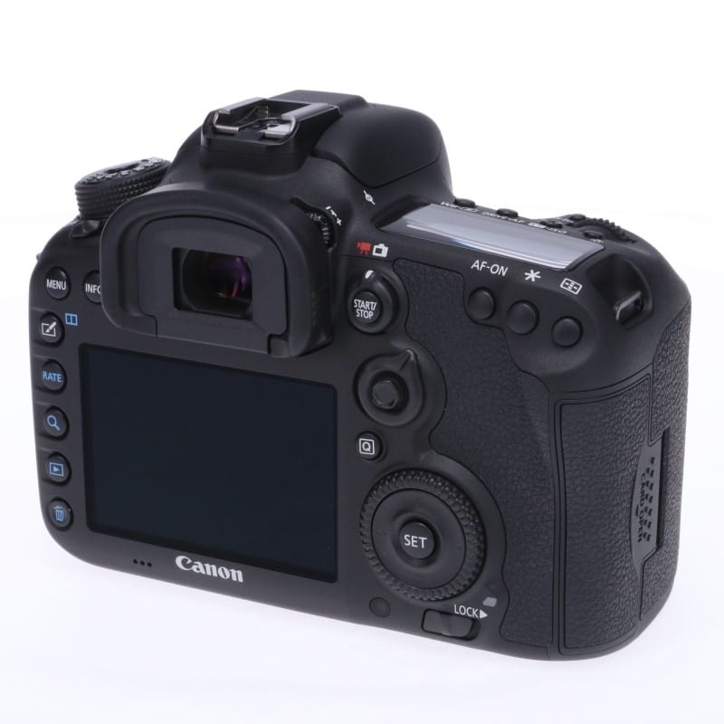 EOS 7D Mark II ボディー