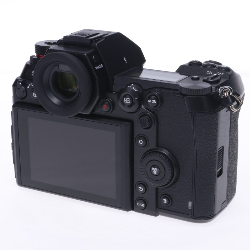 LUMIX DC-S1