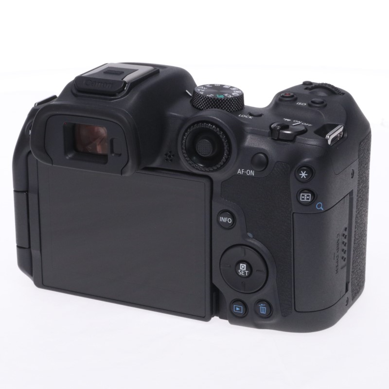 EOS R7
