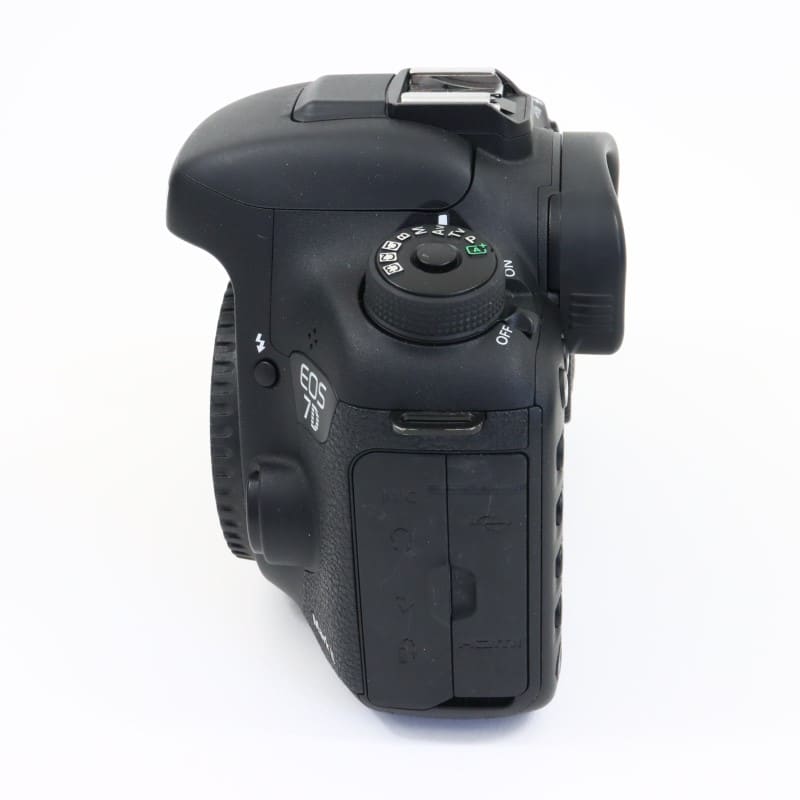 EOS 7D Mark II ボディー