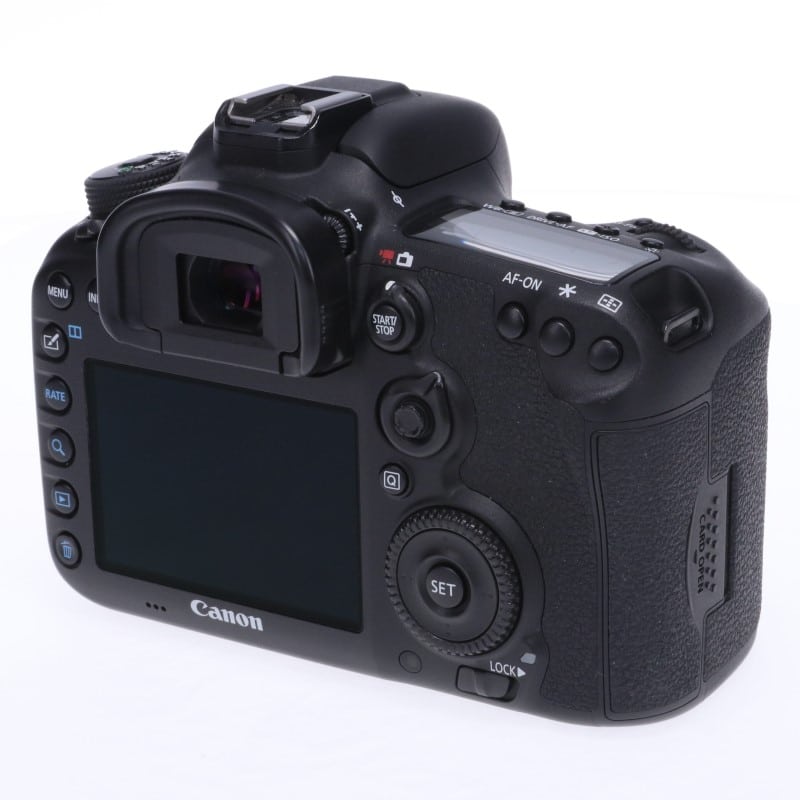 EOS 7D Mark II ボディー