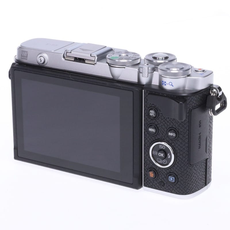 PEN E-P7 ボディー シルバー