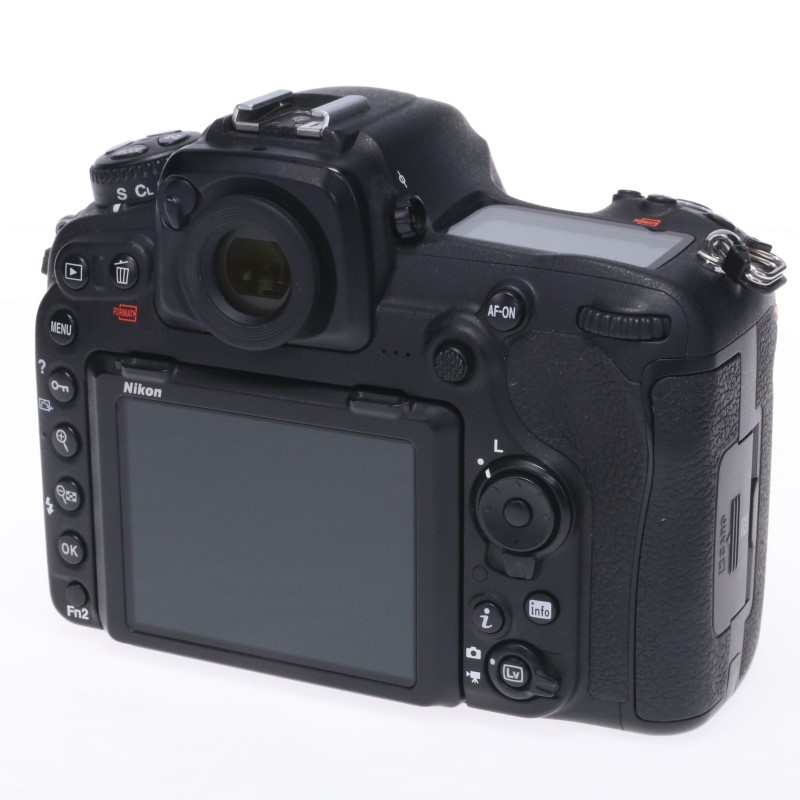 Nikon (ニコン) D500 ボディ（C2120152750245）｜デジタル一眼レフ