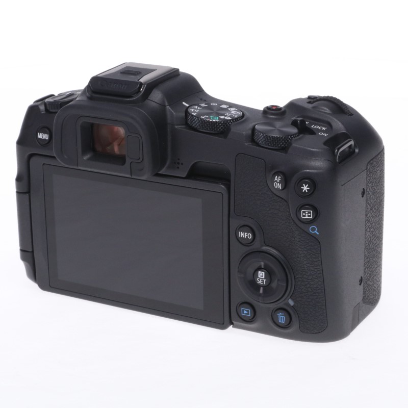 EOS R8