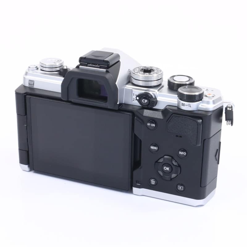 OM SYSTEM OM-3 ボディー シルバー