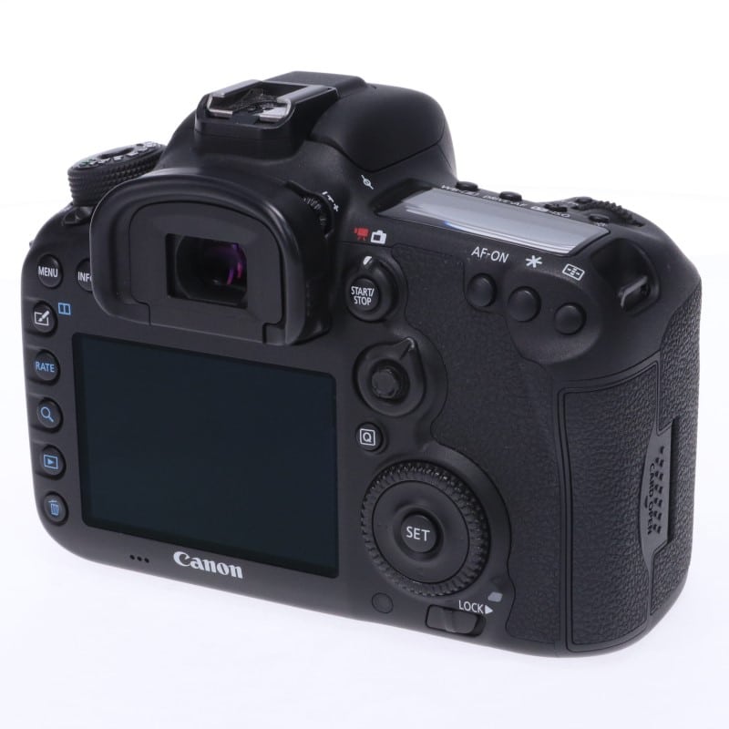 EOS 7D Mark II ボディー