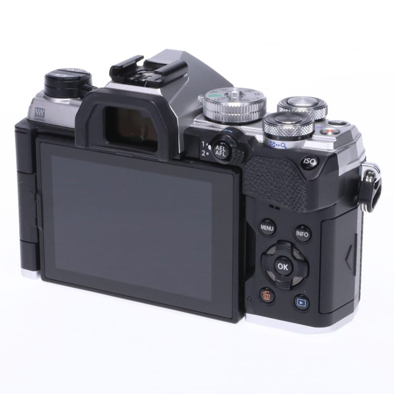 OM SYSTEM OM-5 ボディー シルバー