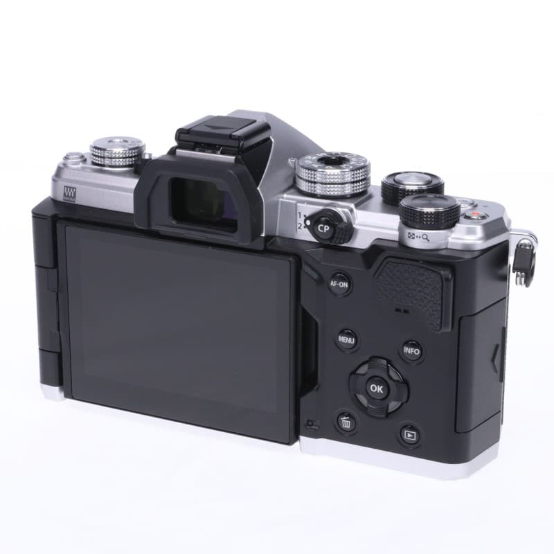 OM SYSTEM OM-3 ボディー シルバー