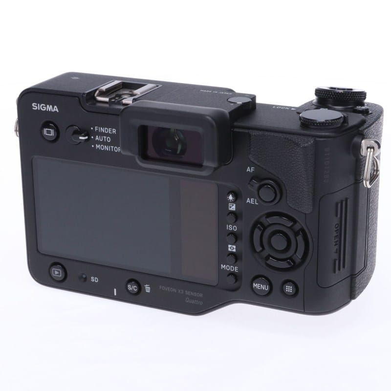 sd Quattro ボディ