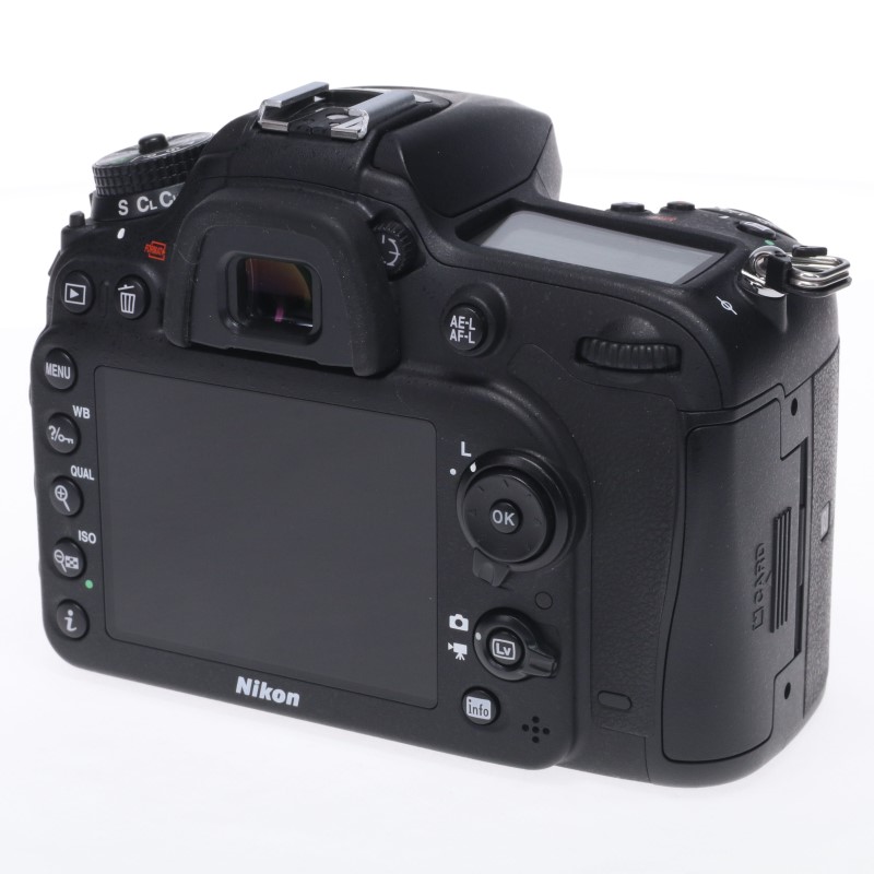 Nikon (ニコン) D7200｜デジタル一眼レフカメラ (Digital Single-Lens