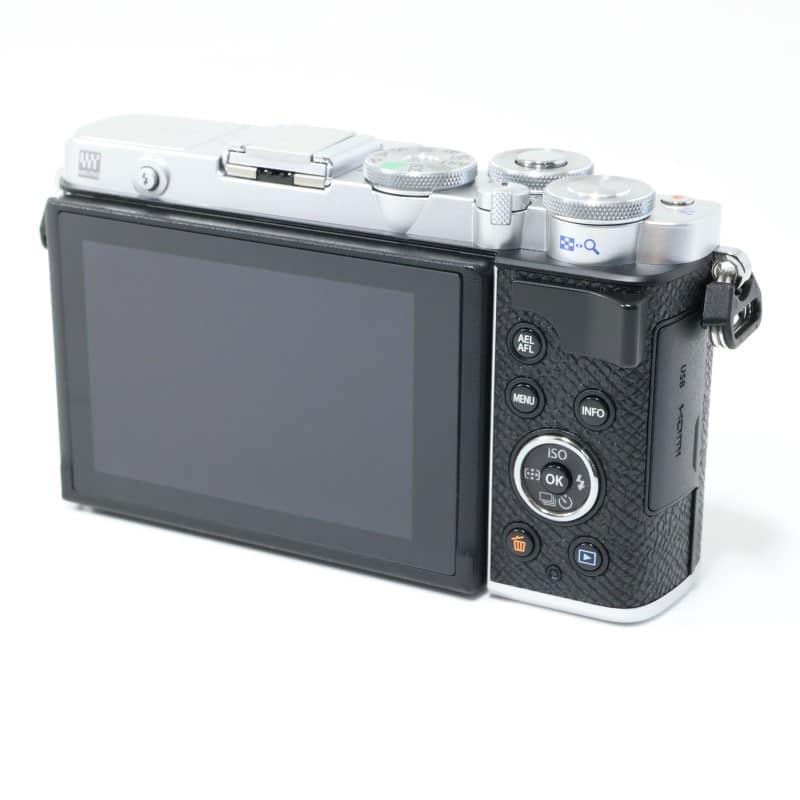 PEN E-P7 ボディー シルバー
