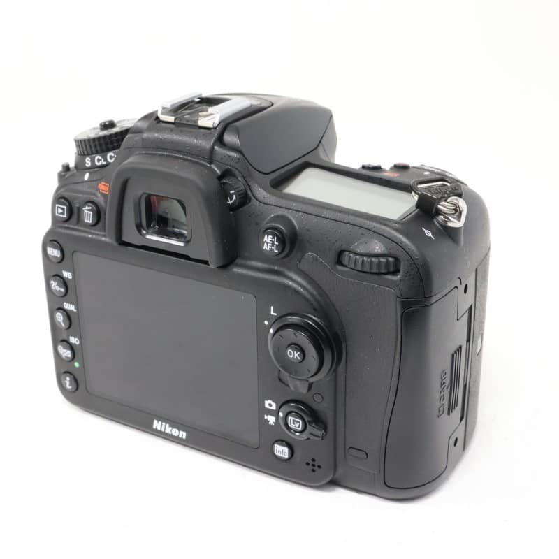 D7200