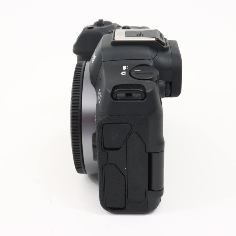 EOS R8 ボディー