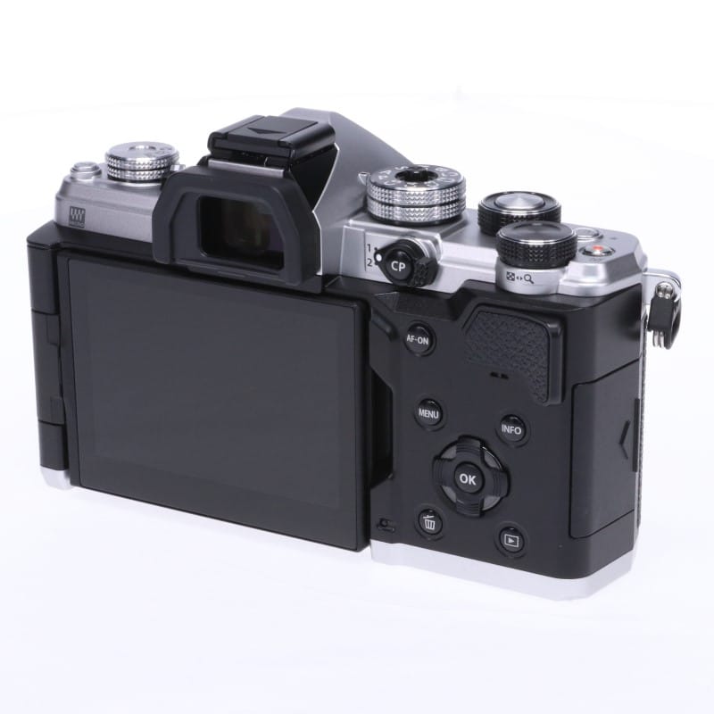 OM SYSTEM OM-3 ボディー シルバー