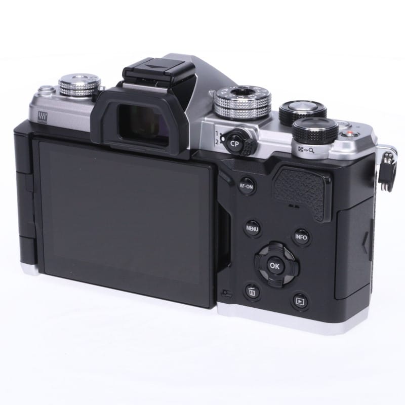 OM SYSTEM OM-3 ボディー シルバー