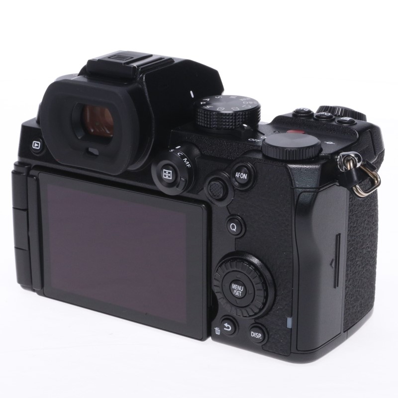 LUMIX DC-S5