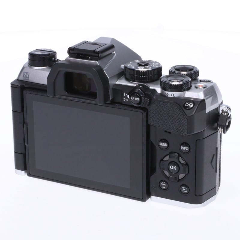 OM SYSTEM OM-5 Mark II ボディー シルバー