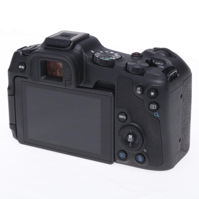 EOS R8