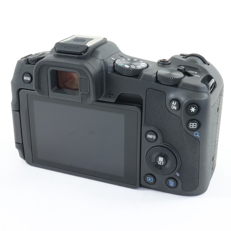 EOS R8