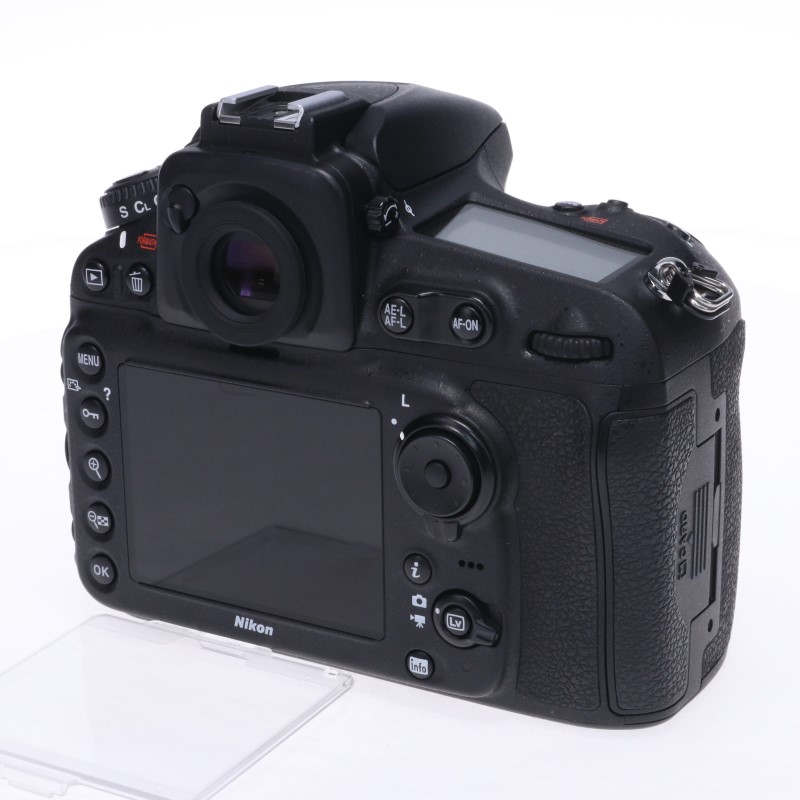 D810