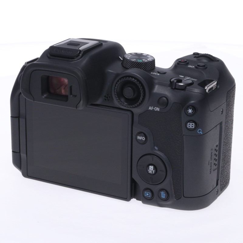 EOS R7