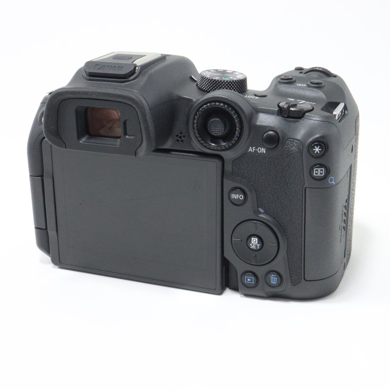 EOS R7