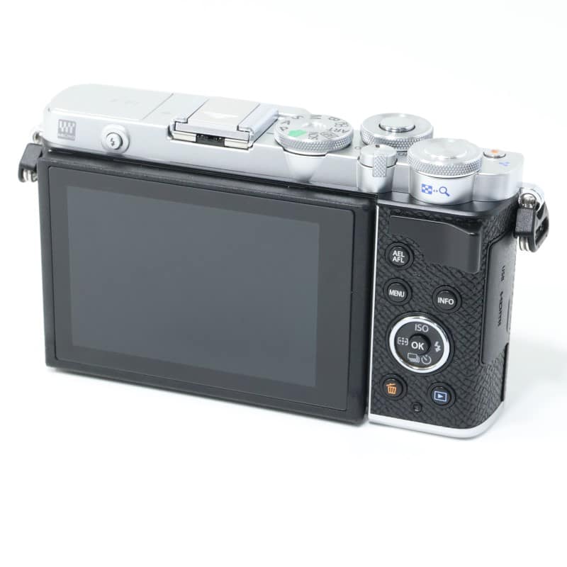 PEN E-P7 ボディー シルバー