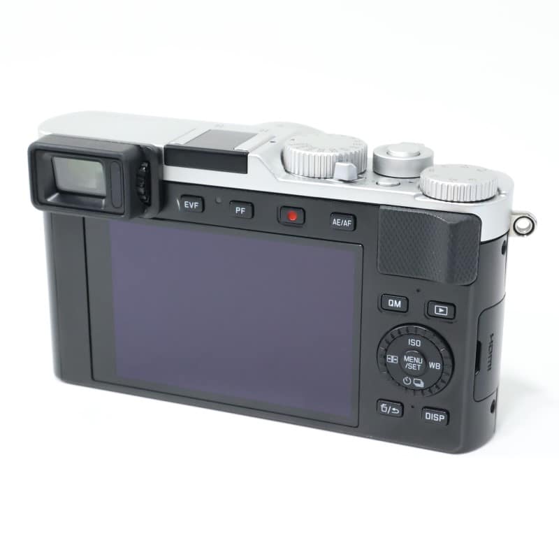D-LUX7