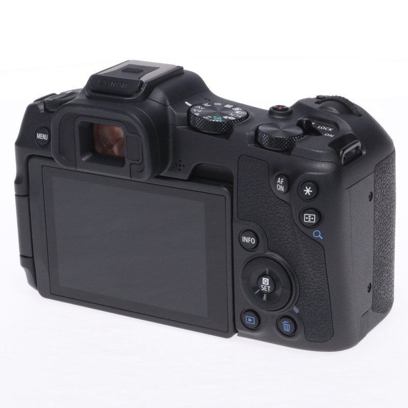 EOS R8