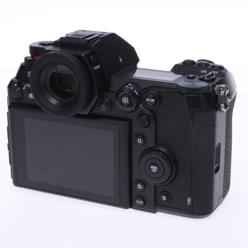 LUMIX DC-S1