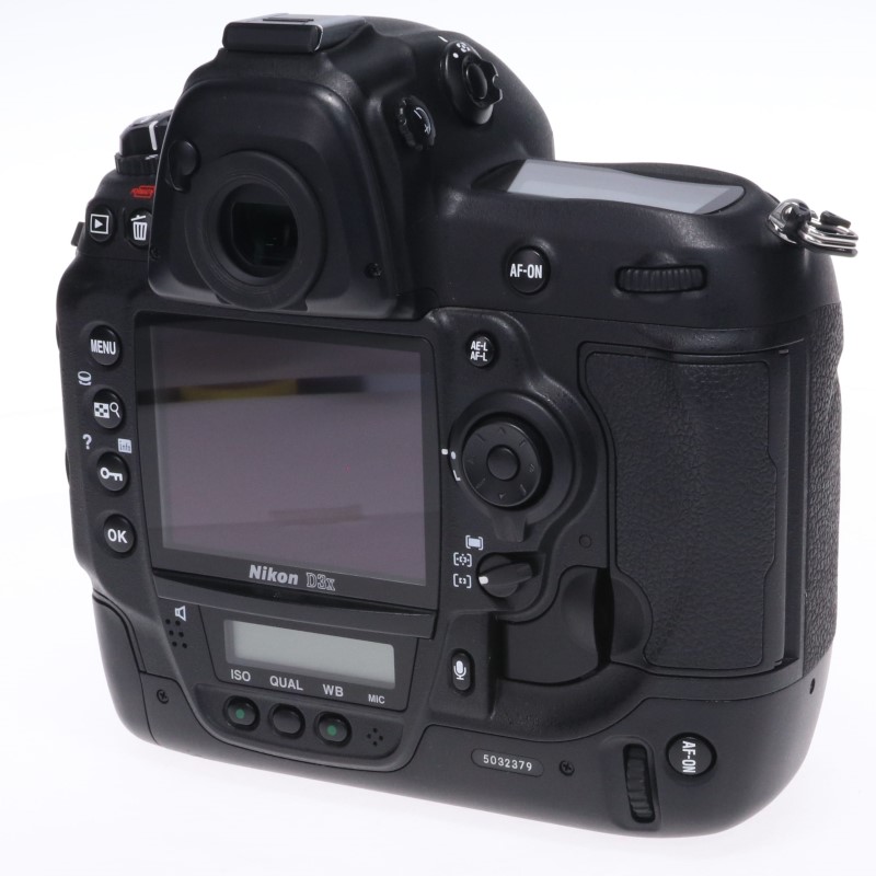 Nikon D3X 中古 C2120179654830｜フジヤカメラ