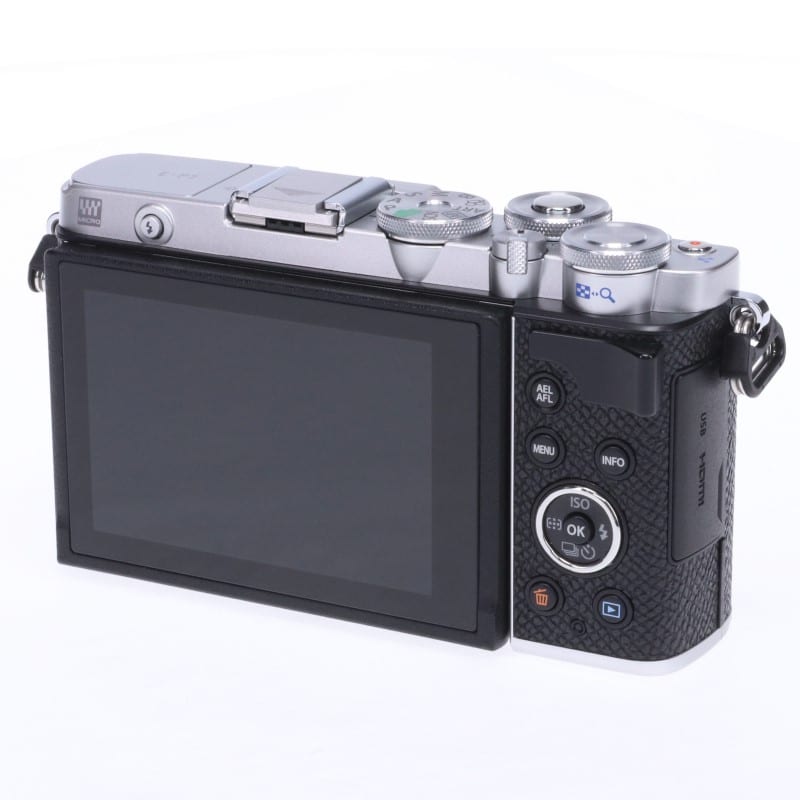 PEN E-P7 ボディー シルバー
