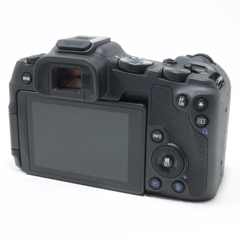 EOS R8